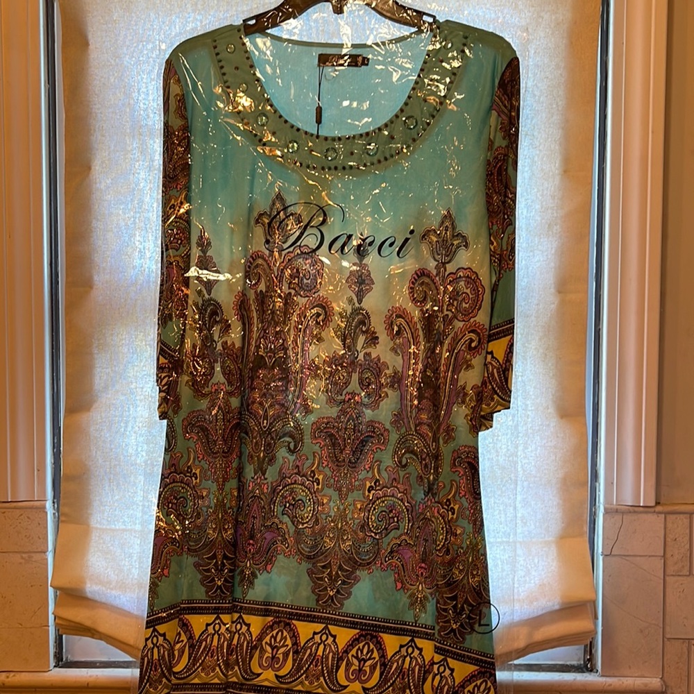 Brandnew Bacci designer dress.3/4 loose sleeves, knee length dress.